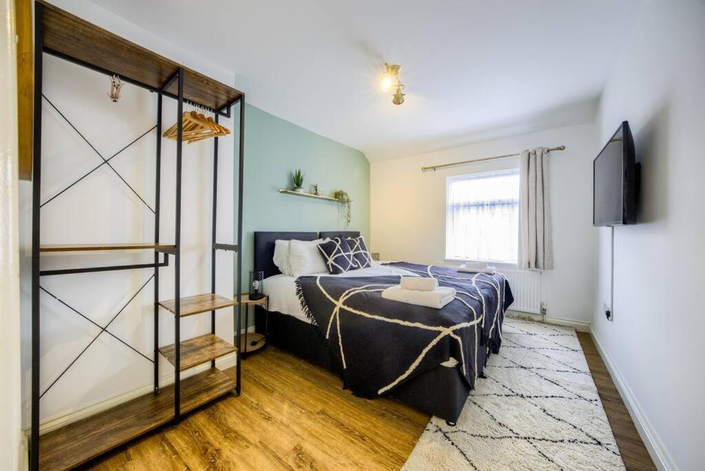 Low Rate For A 4-Bedroom House In Coventry With Free Unlimited Wi-Fi 2 Car Parking 53 Qmc المظهر الخارجي الصورة